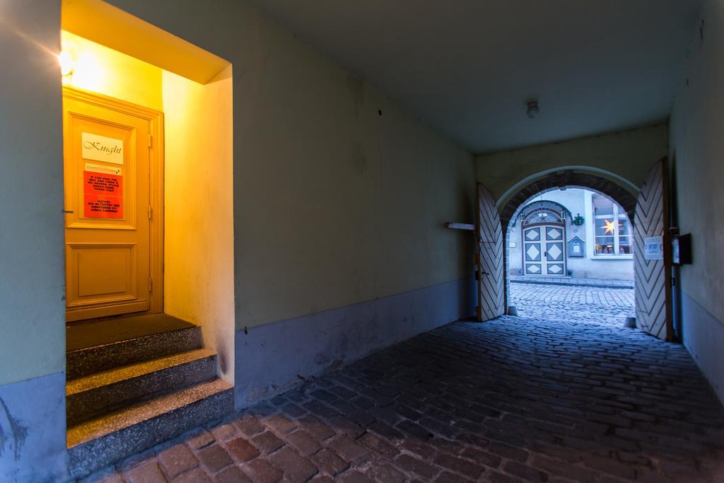 The Knight House Hostel Tallinn Exterior photo